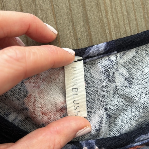 Floral Fitted Maternity Dress - Picture 5 of 6